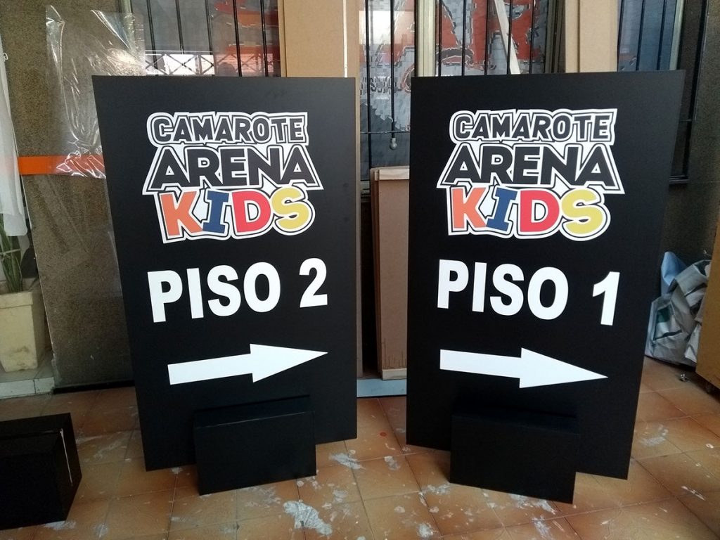 Display de Chão em MDF - STAR SIGNS - Impressão de Banners, Adesivos e ...